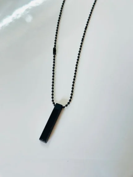 Black pendant Chain