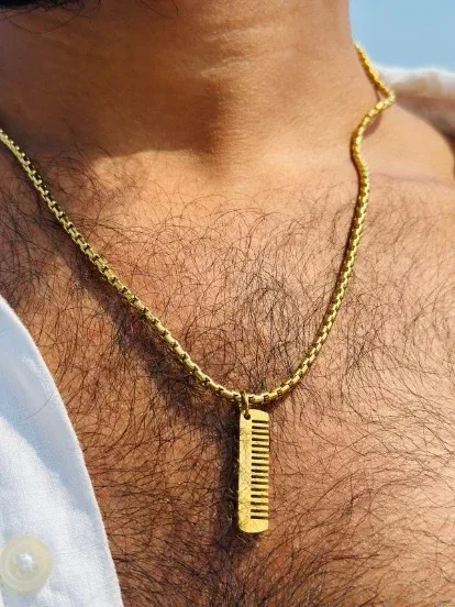 chain with comb pendant